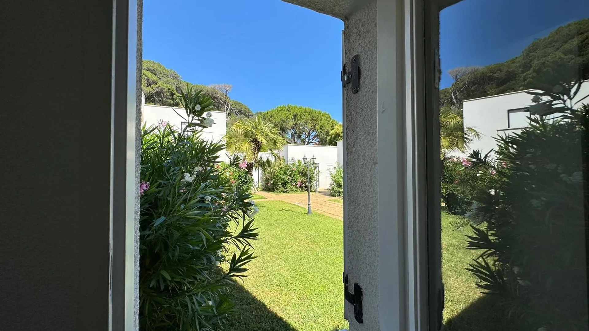 Beach Cannes Bungalows Le Cannet 0*,